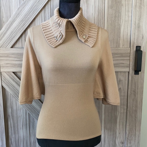 Karen Millen Tops - Unique Karen Mullen top EUC with versatile collar